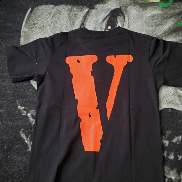 VLONE - Picture 2 of 4